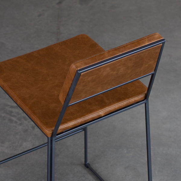 Banqueta Hooke com Encosto - MEZAS