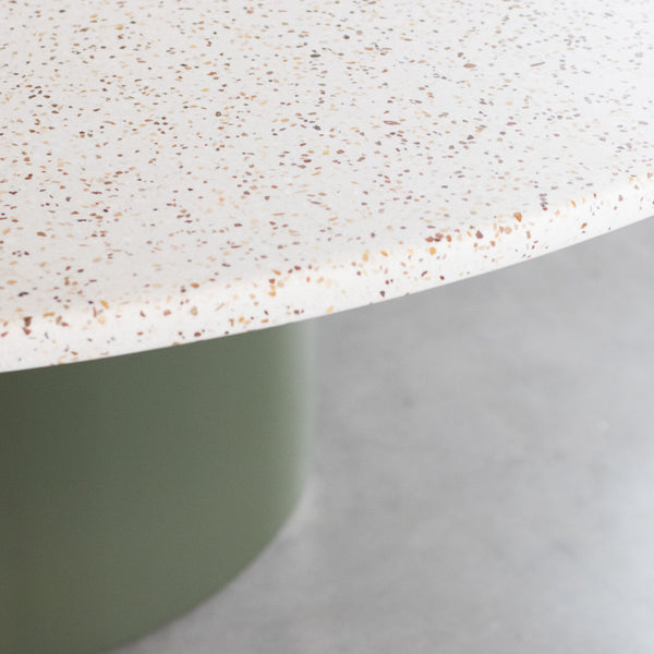 Mesa Bouman Solo | Tampo Concreto e Granilite | Base Aço - MEZAS