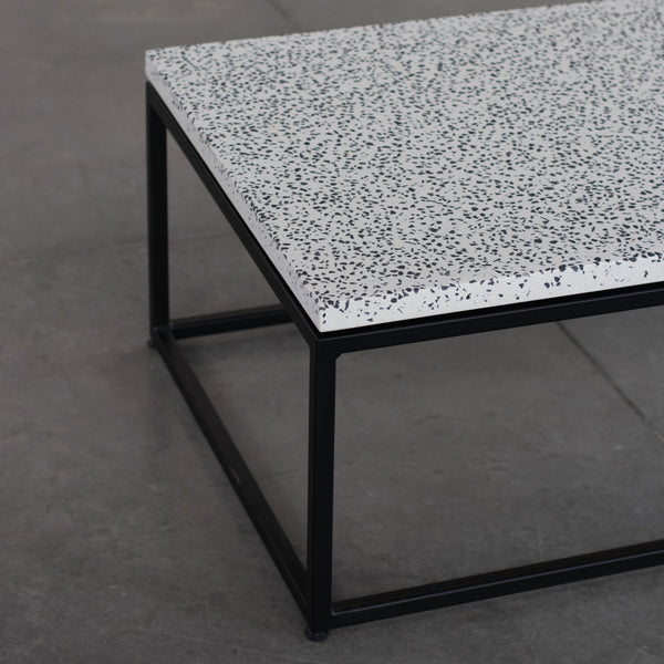 Mesa de Centro Hertz | Tampo Concreto e Granilite - MEZAS