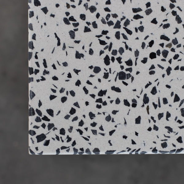 Mesa de Centro Hertz | Tampo Concreto e Granilite - MEZAS