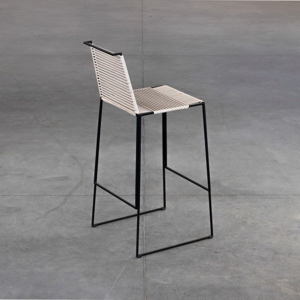 Banqueta Hooke Espaguete PVC - MEZAS